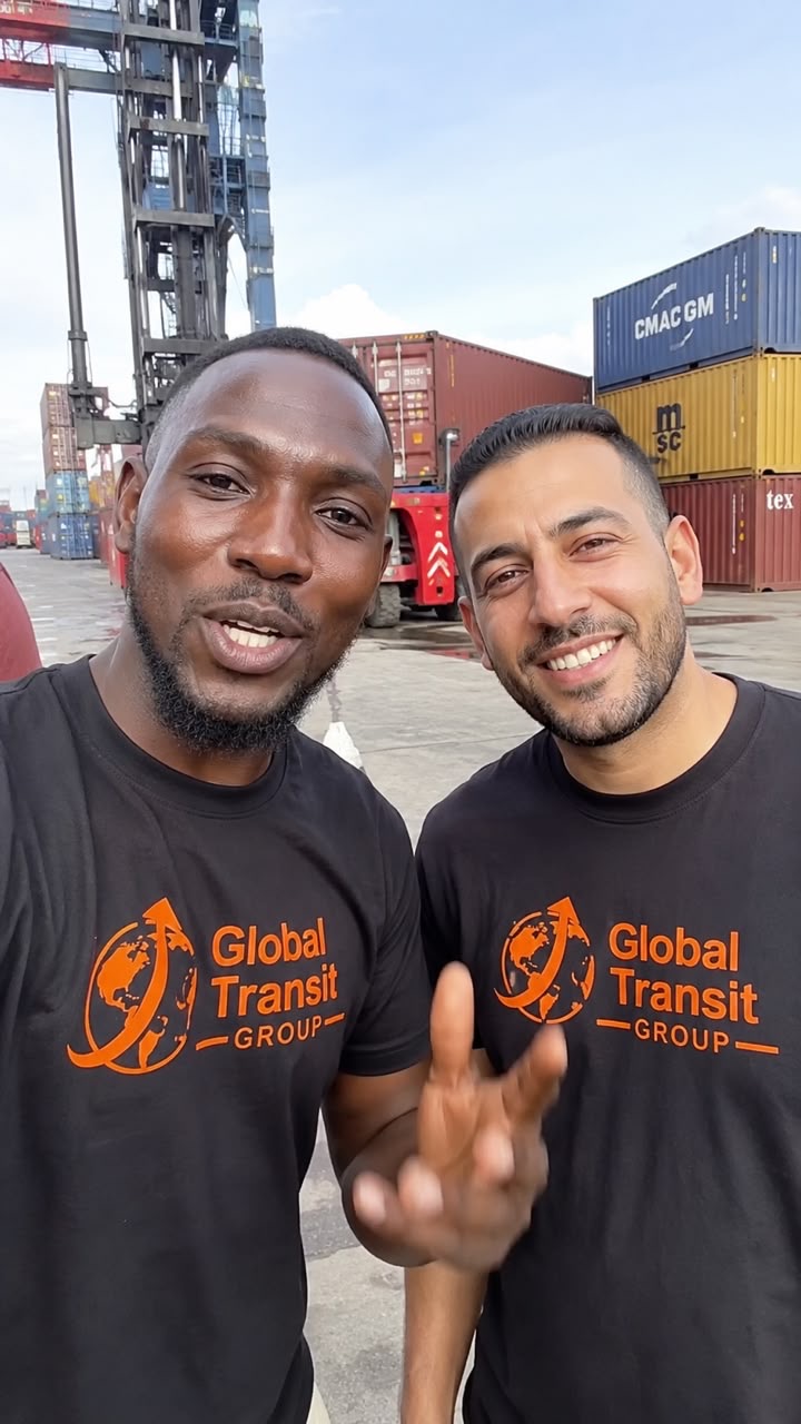 Un membre de l'equipe Global Transit Group au port