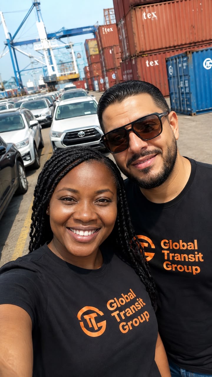 Un membre de l'equipe Global Transit Group au port